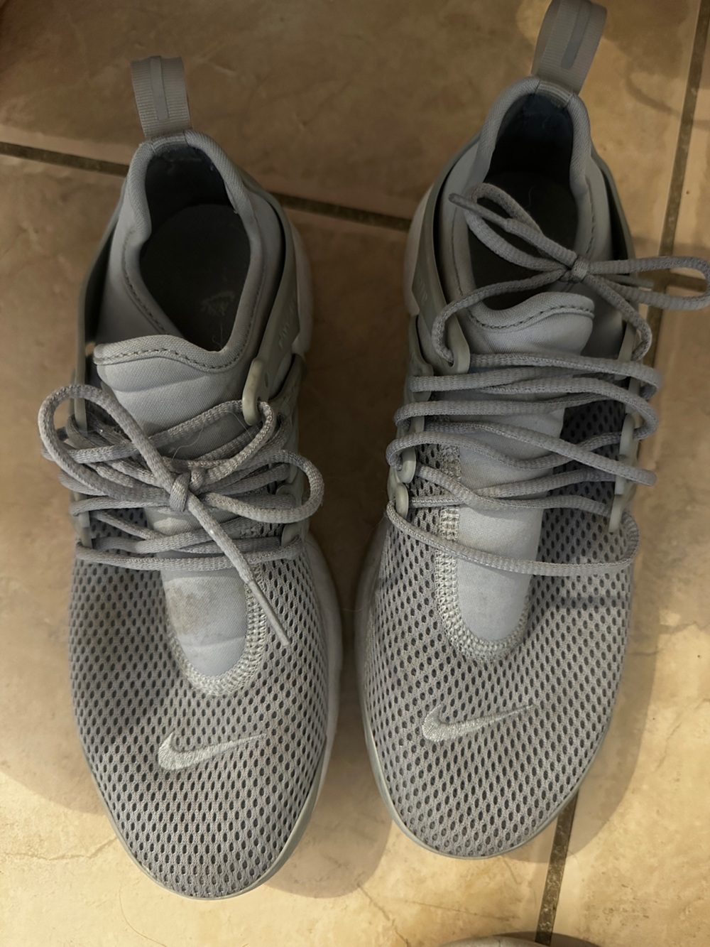 Light Gray NIKE PRESTOS Athletic Mesh Sneakers